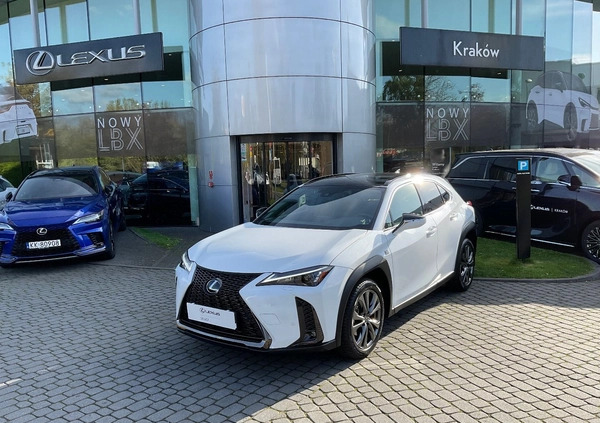 Lexus UX cena 159000 przebieg: 4681, rok produkcji 2022 z Kraków małe 407